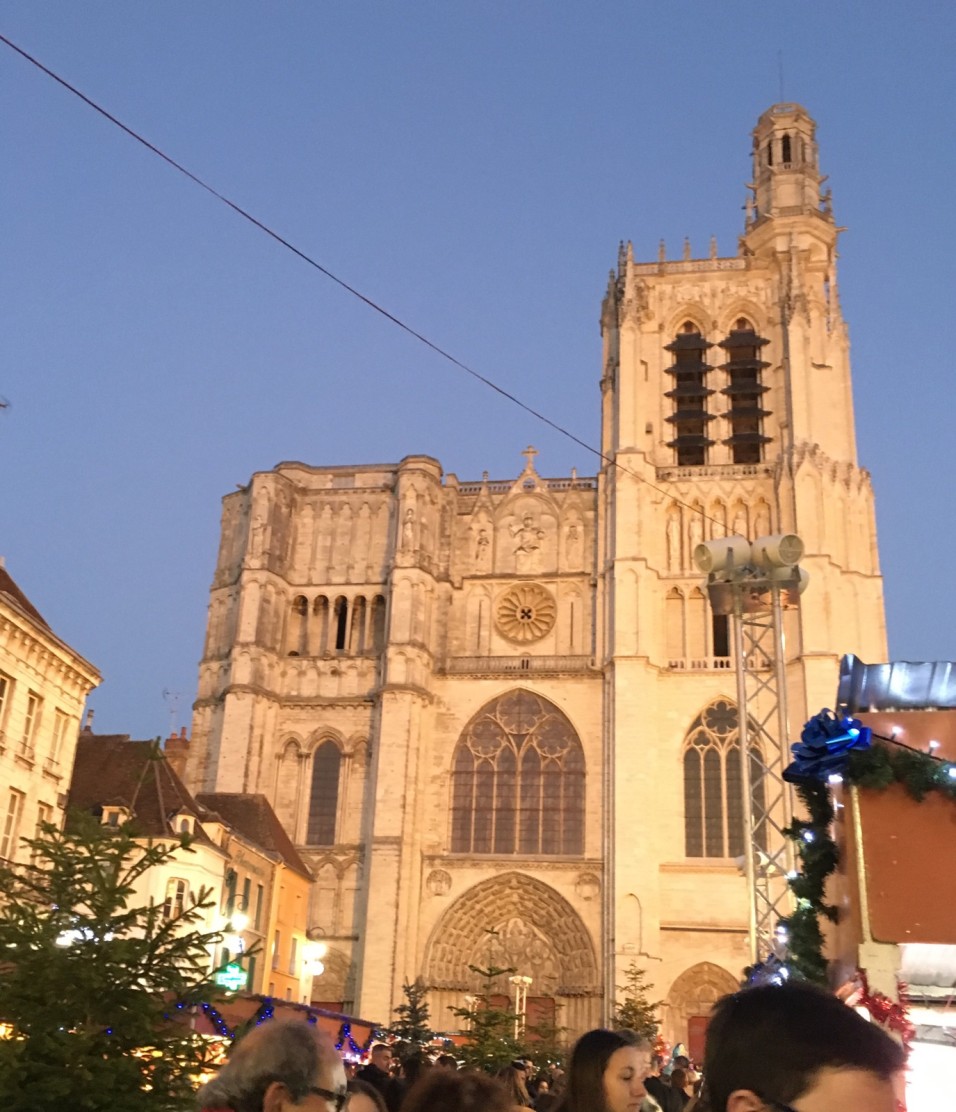 Marche Noel Cathedrale SENS